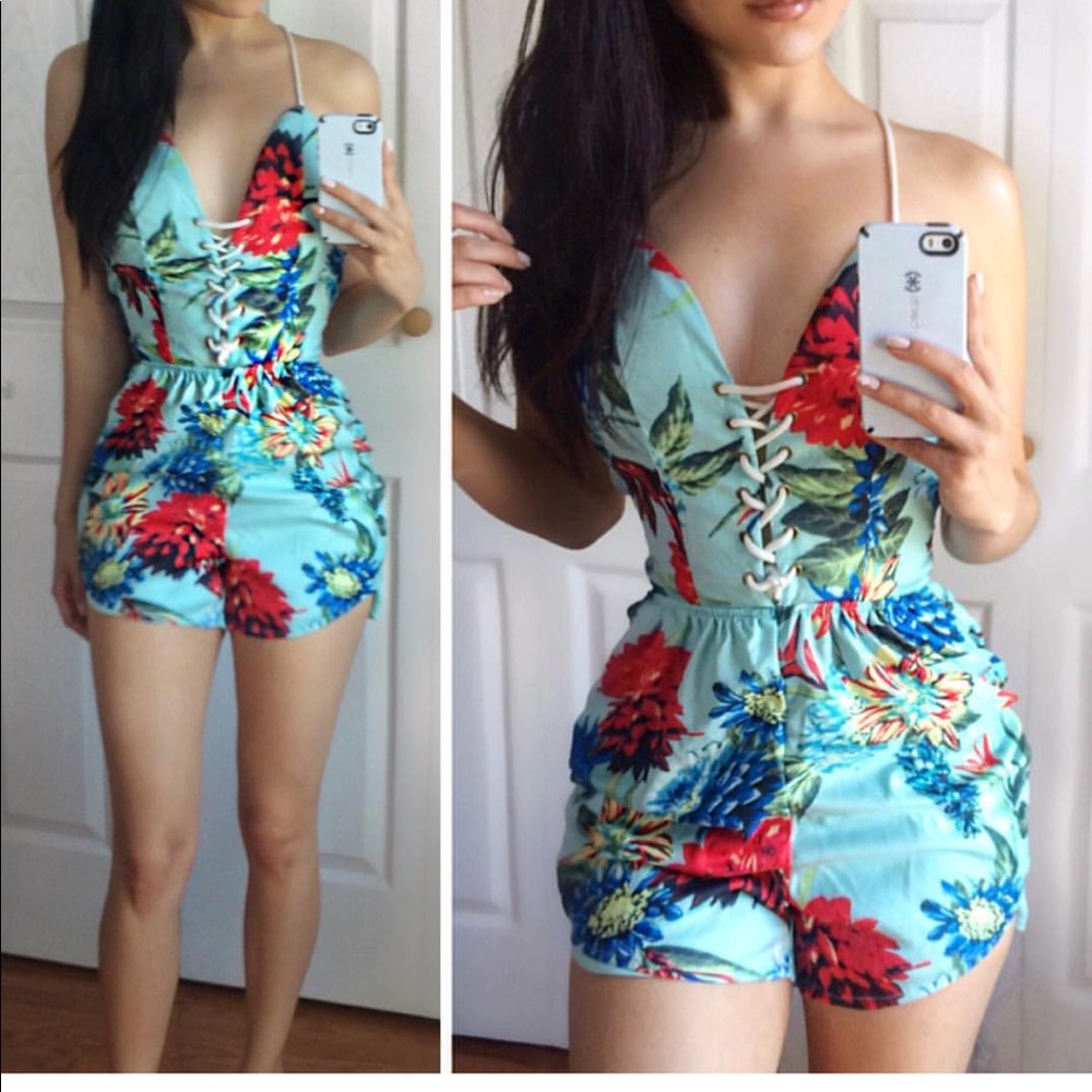 Floral romper / open back